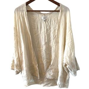American Eagle light cream boho kimono size L/XL